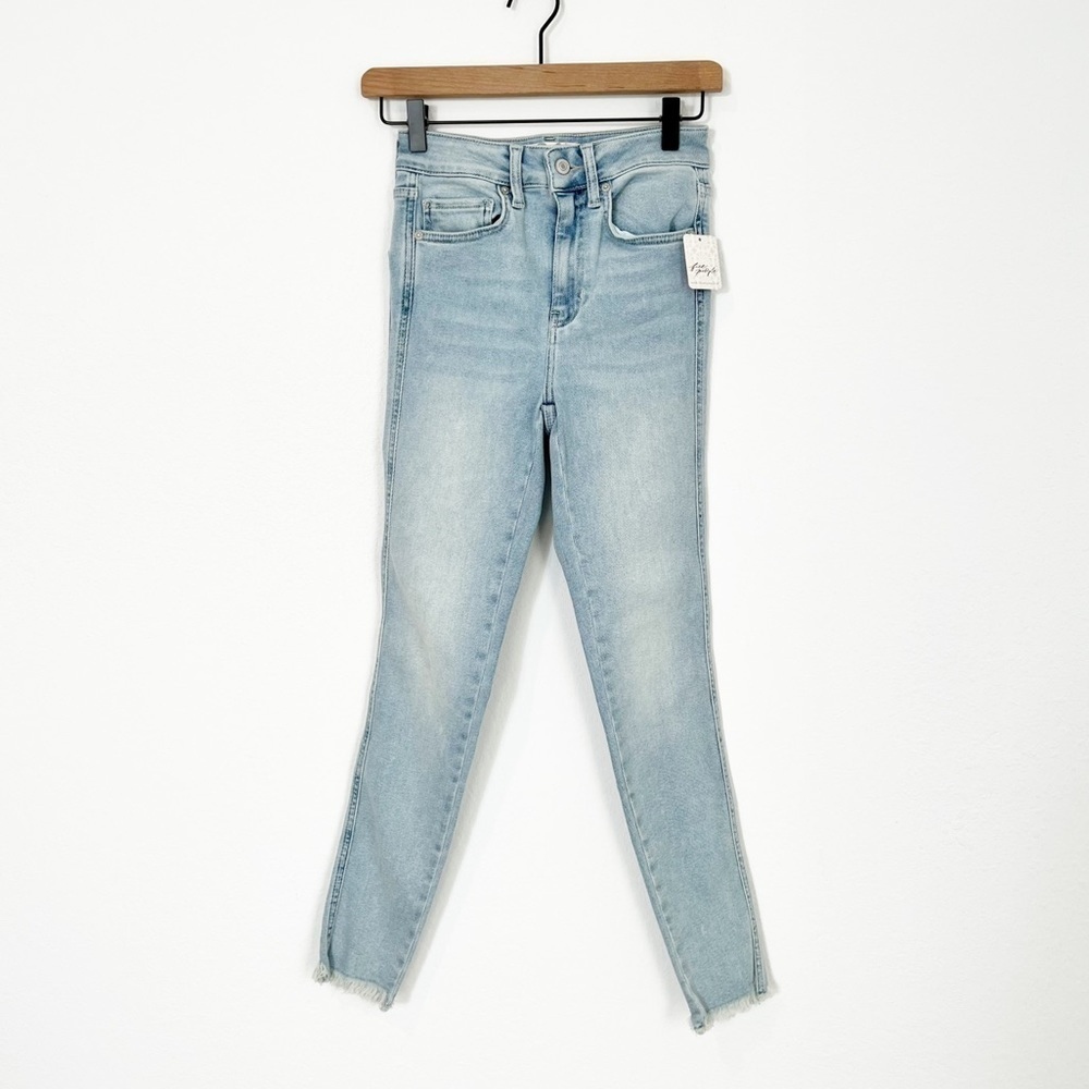 WE THE FREE WOMEN DISTRESSED HAVANNA BLUE JEANS SIZE 26 BRAND NEW